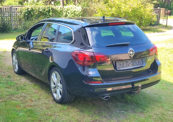 Opel Astra cena 17999 przebieg: 248000, rok produkcji 2011 z Bukowno małe 29